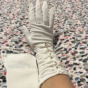 Vintage Evening/Wedding Ivory Polyester Long Ruched Pinched Design Gloves